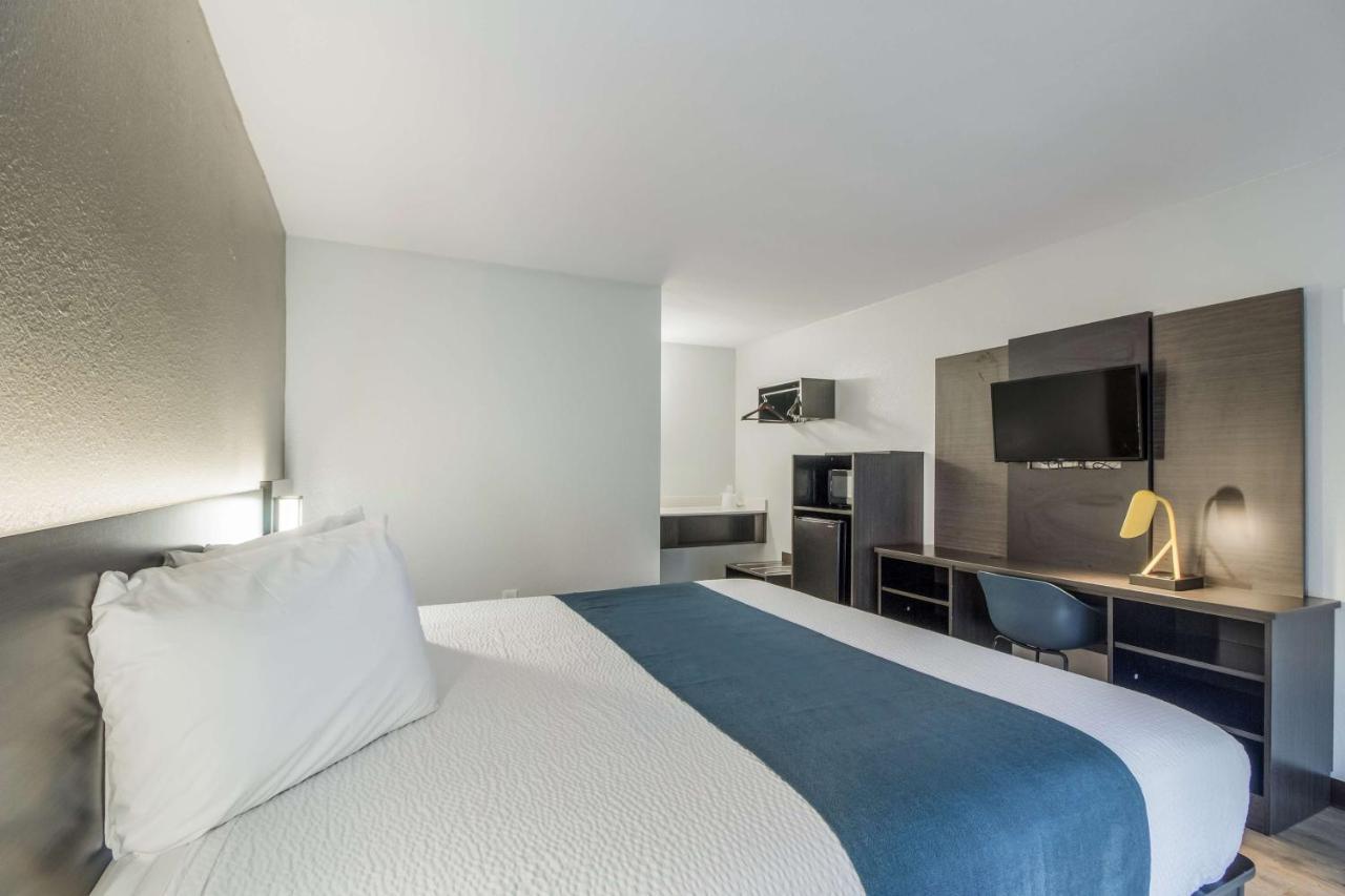 Motel 6 Groves, Tx ภายนอก รูปภาพ