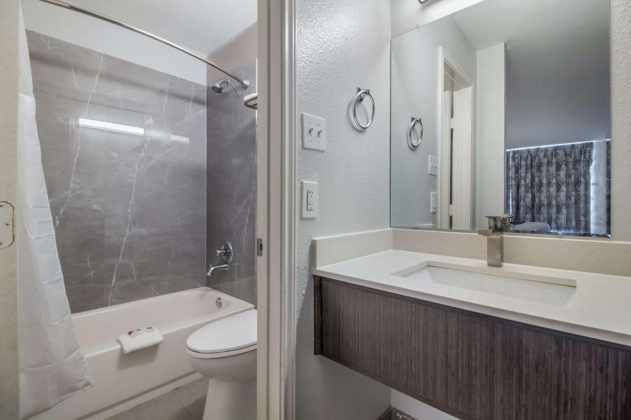 Motel 6 Groves, Tx ภายนอก รูปภาพ